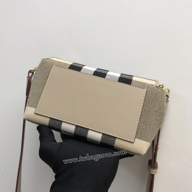 Burberry專門店新款斜背包 巴寶莉格紋棉質帆布女士單肩斜挎包 yxb1147